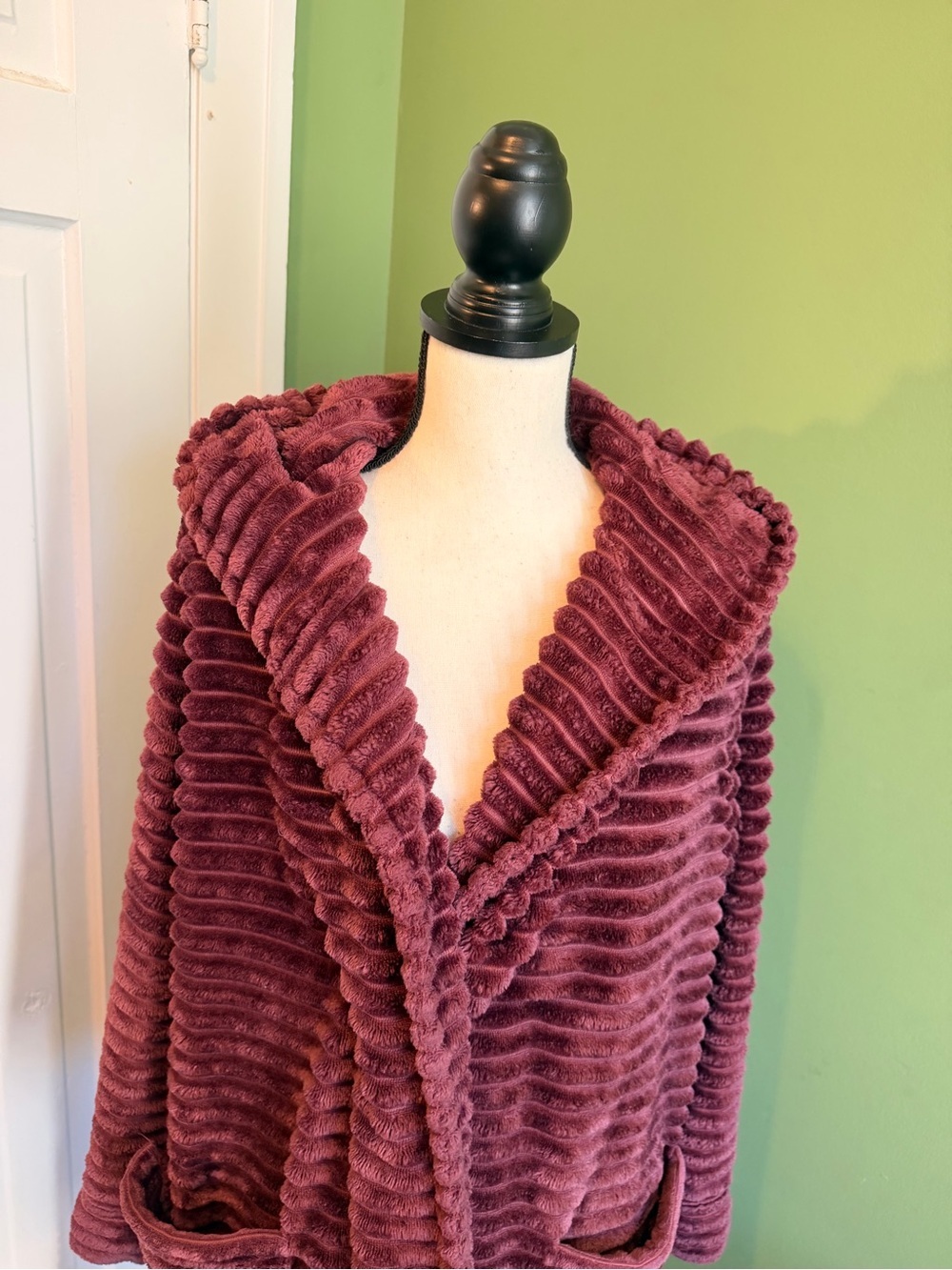 Denver Hayes Plush Hooded Sleepwear Robe - Gold and Wine - Picture 3 of 6